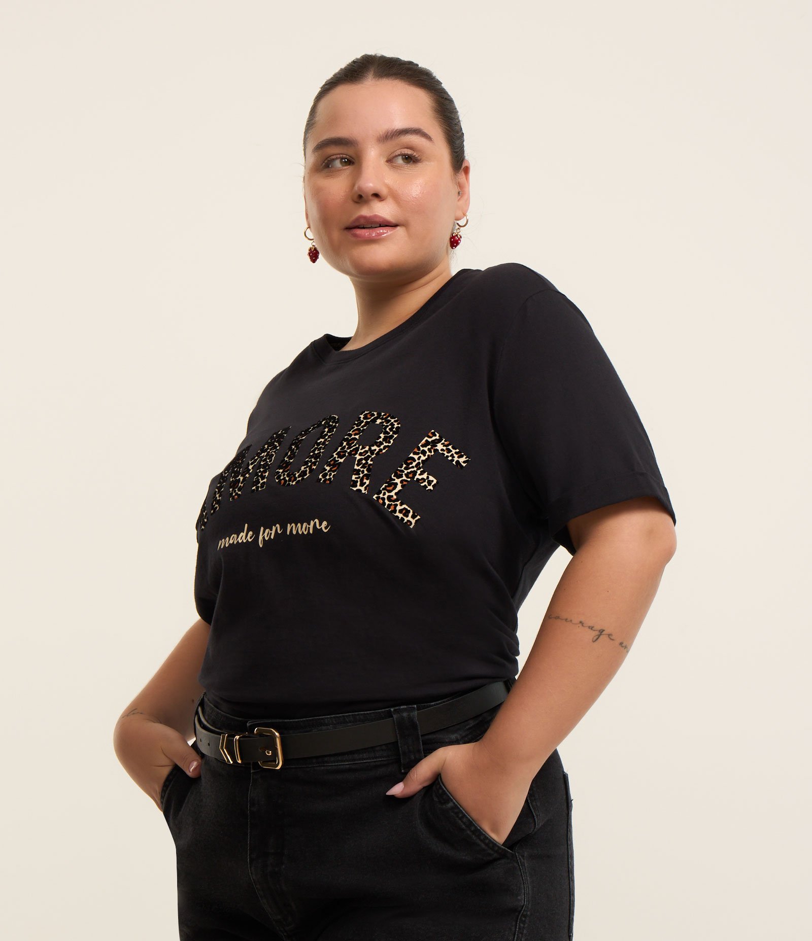 Blusa com Lettering Animal Print Flocado Curve & Plus Size Preto 1