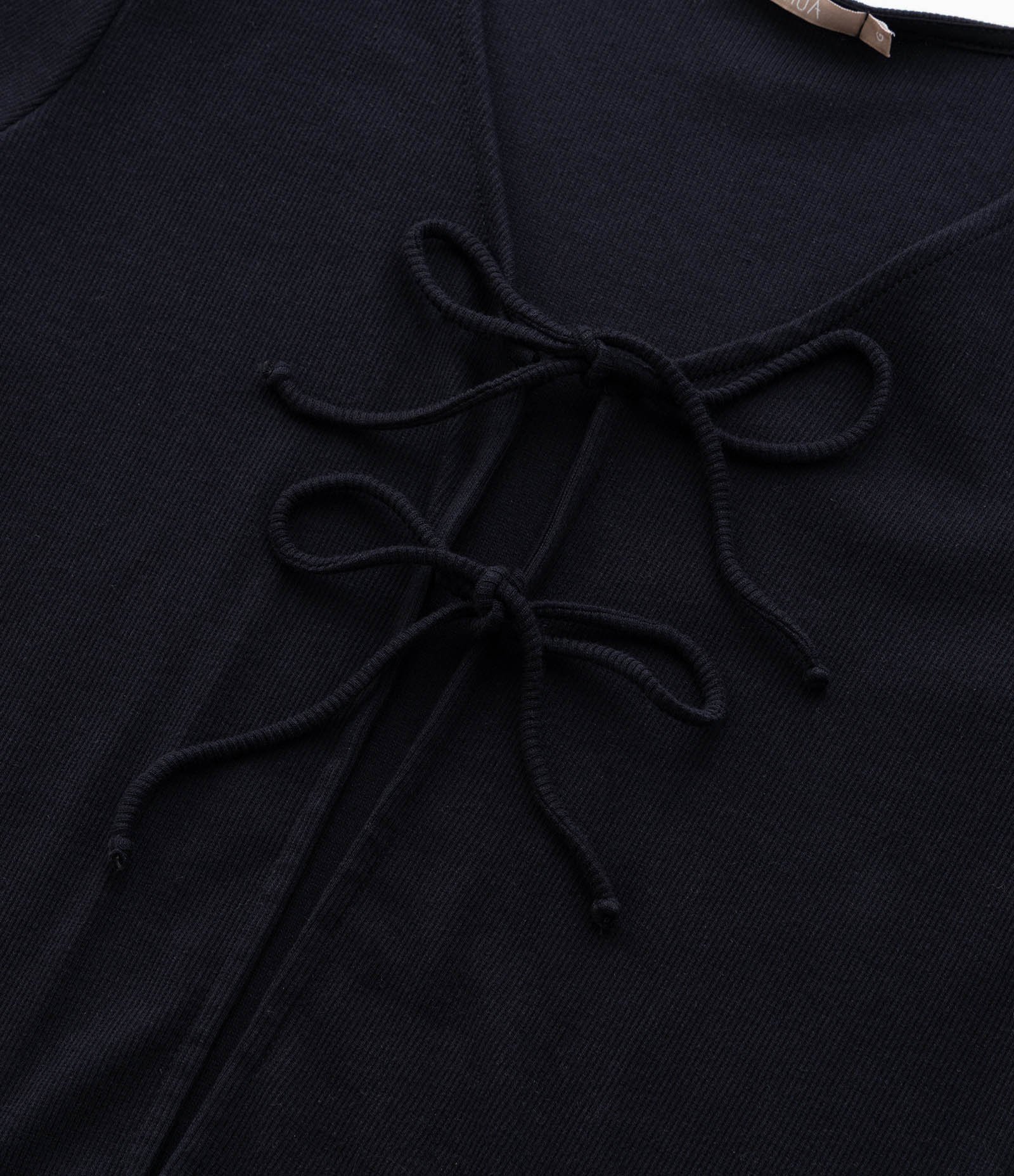 Blusa em Ribana com Amarração Barra Picot Curve & Plus Size Preto 8