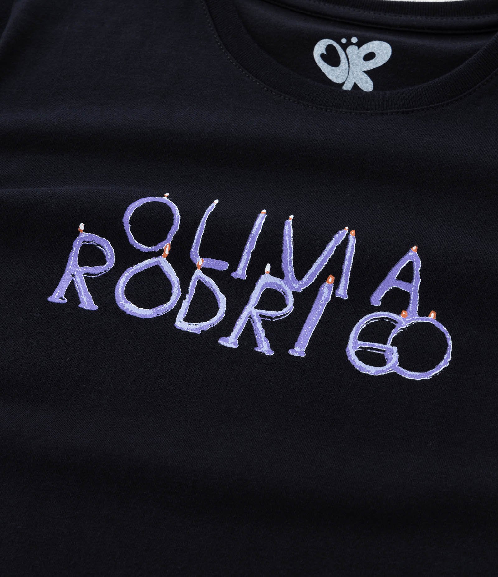 Camiseta Infantil com Estampa Olivia Rodrigo - Tam 5 a 14 Anos Preto 4