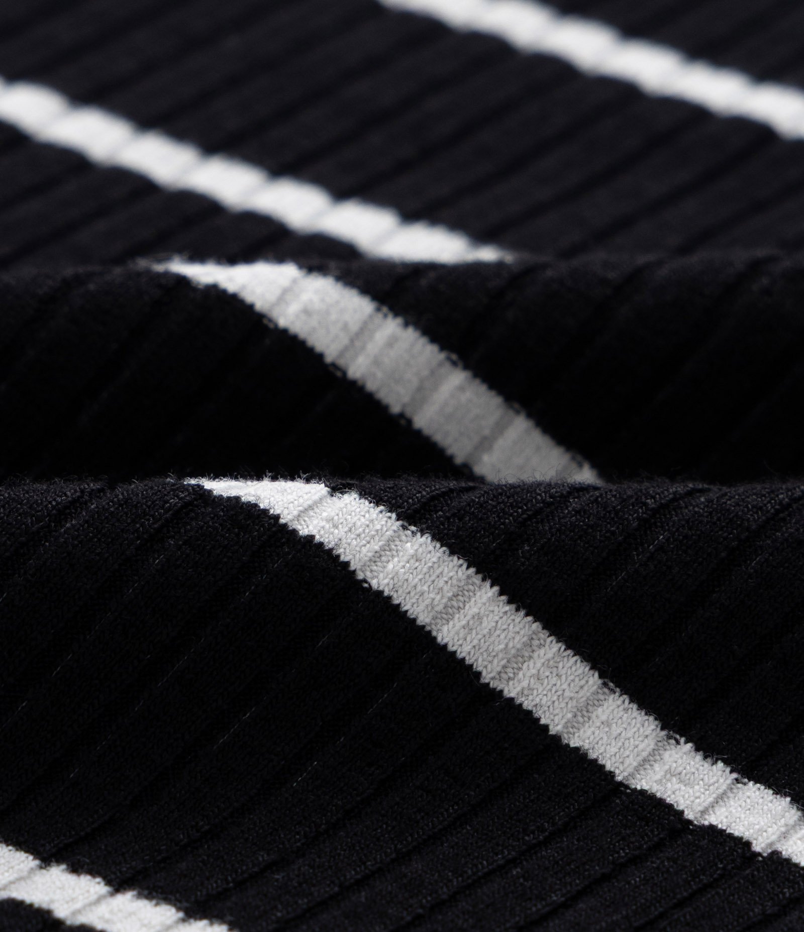 Vestido Midi Canelado em Ribana com Listras Curve & Plus Size Preto/Branco 6