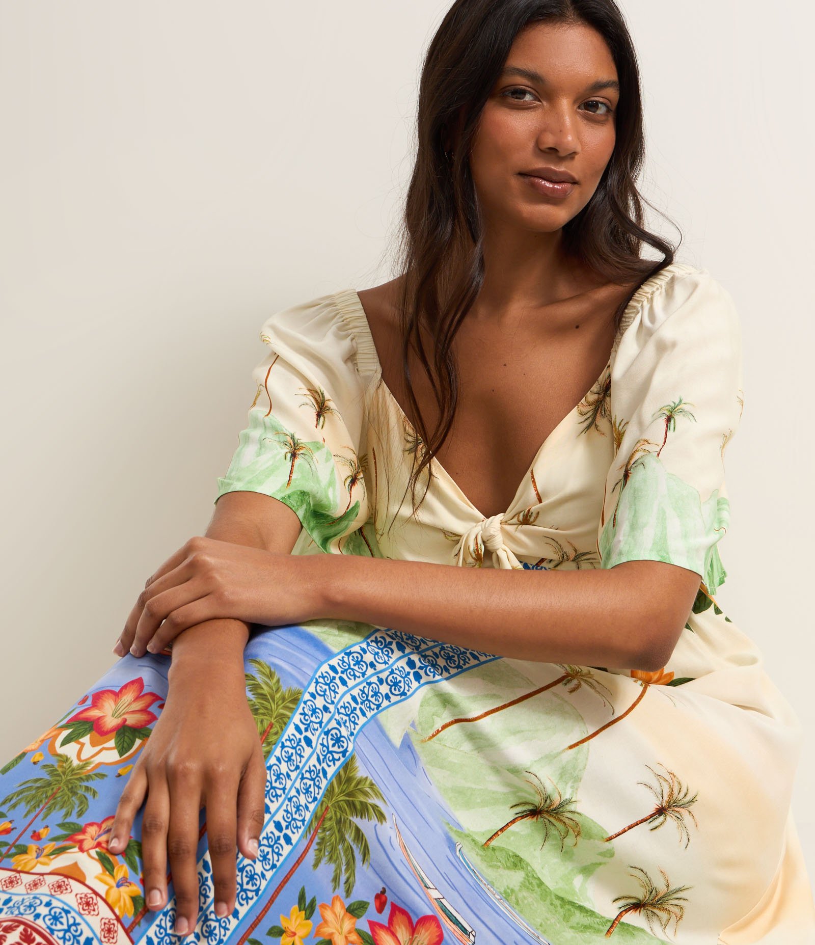 Vestido New Midi em Viscose com Estampa Tropical Bege 4