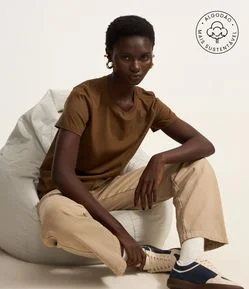 Camiseta Básica em Algodão com Manga Curta