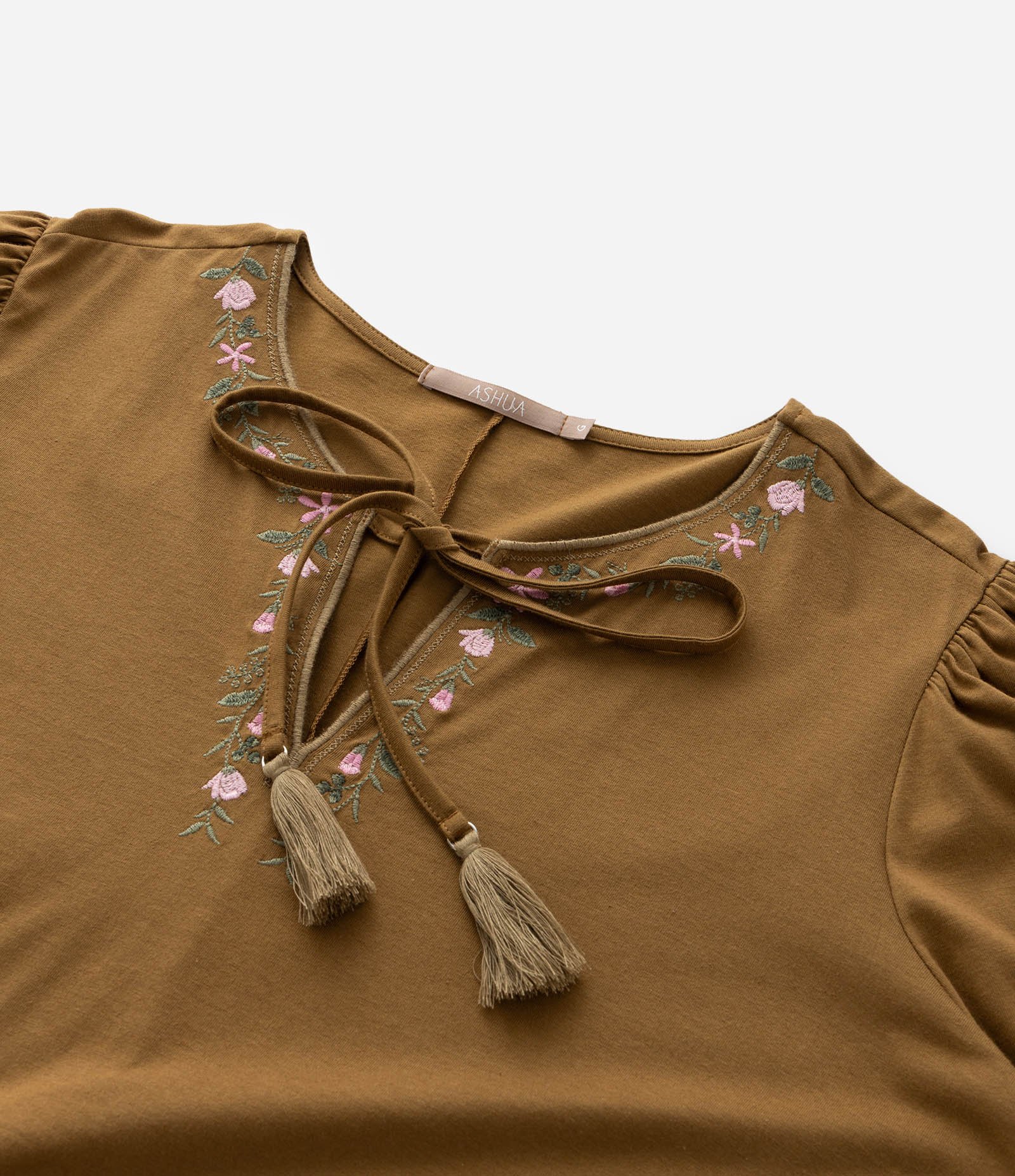 Camisa Bordado de Flor na Gola e Amarração Curve & Plus Size Marrom 8