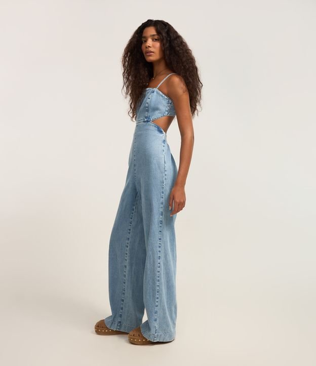 Macacão Longo em Jeans com Abertura e Amarração nas Costas