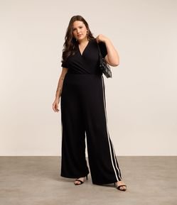 Macacão em Viscose com Decote Transpassado Curve & Plus Size