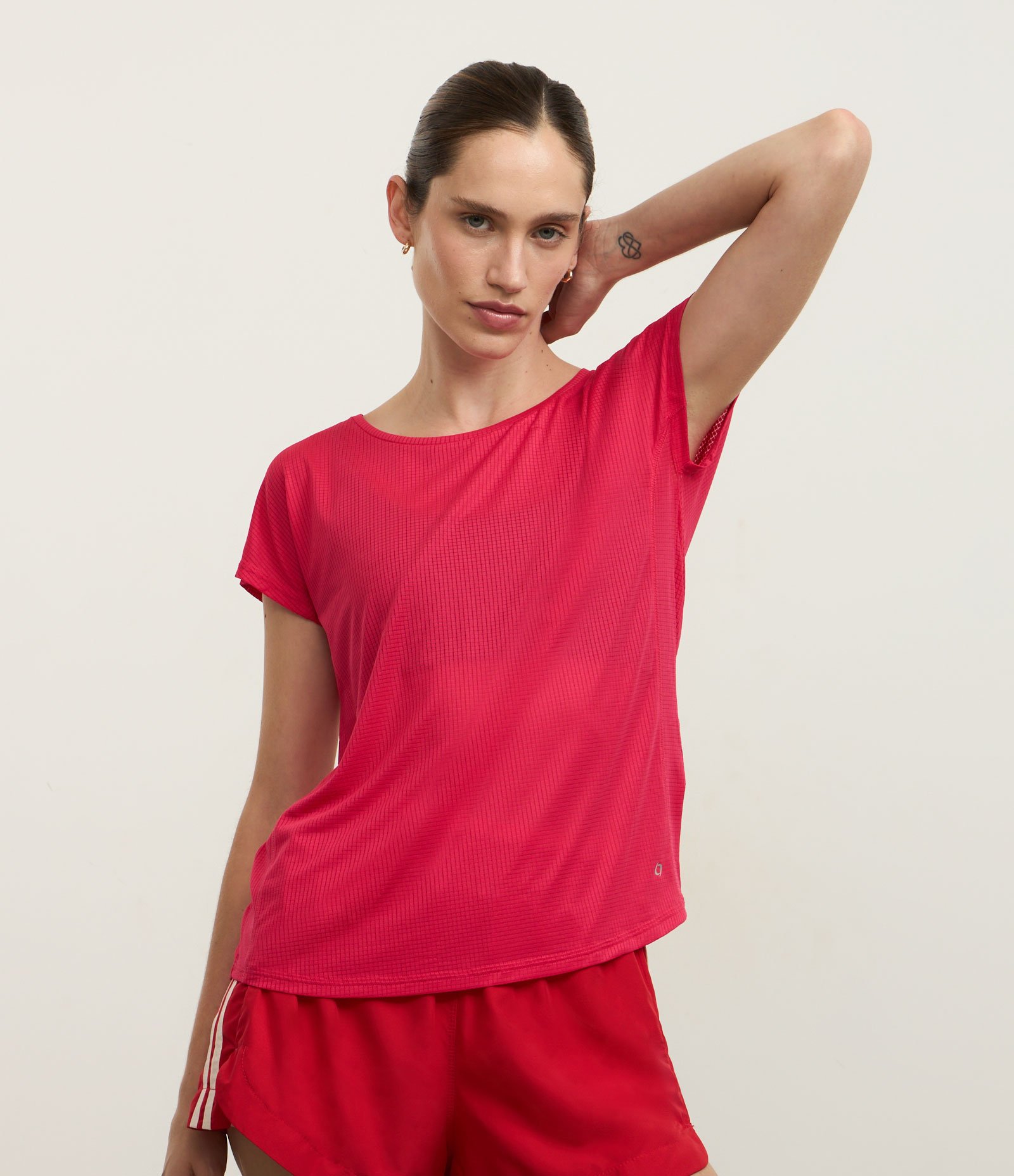 Camiseta Esportiva em Microfibra com Decote Redondo Pink 1