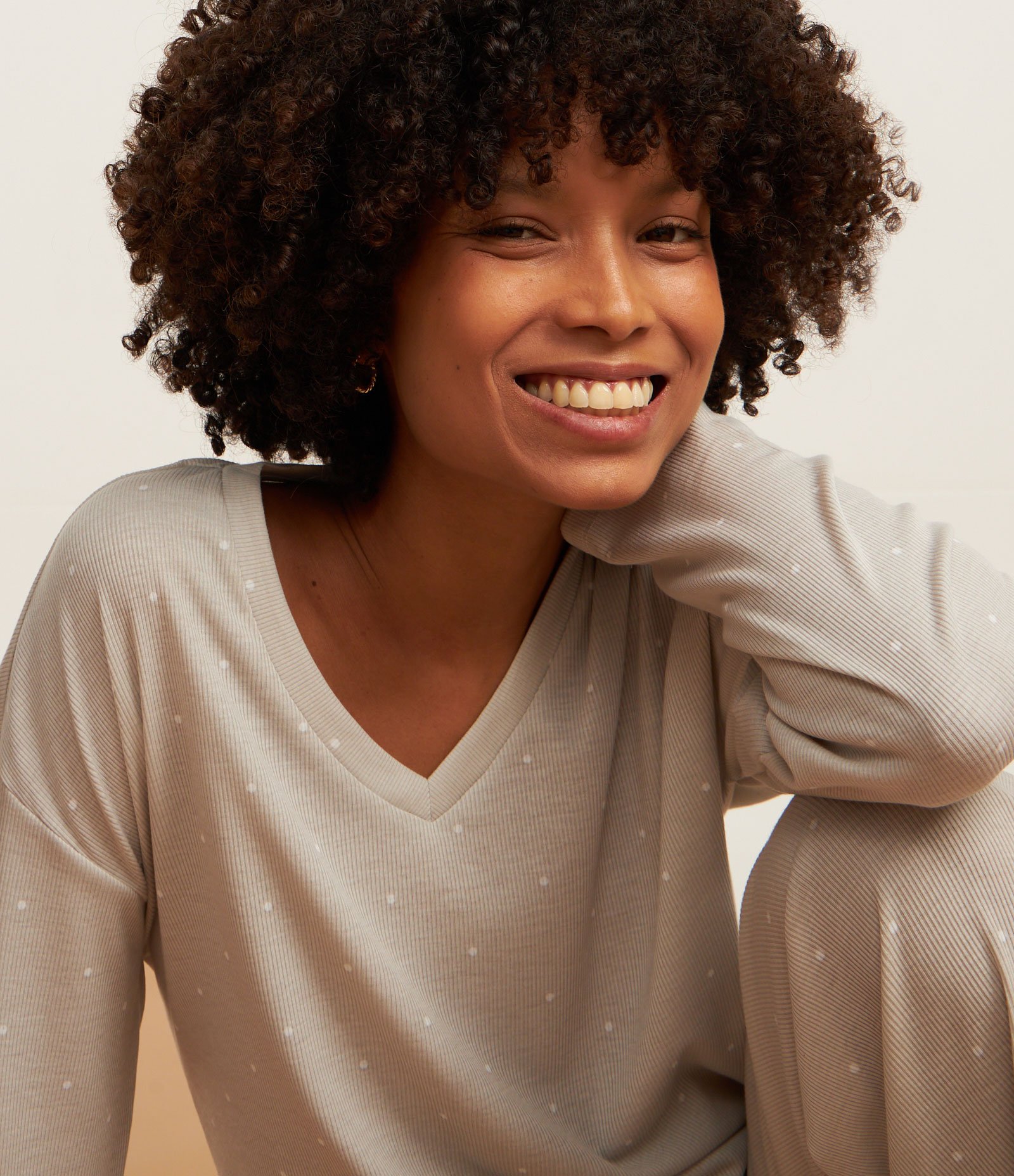 Pijama Longo em Ribana com Gola V Cinza 1