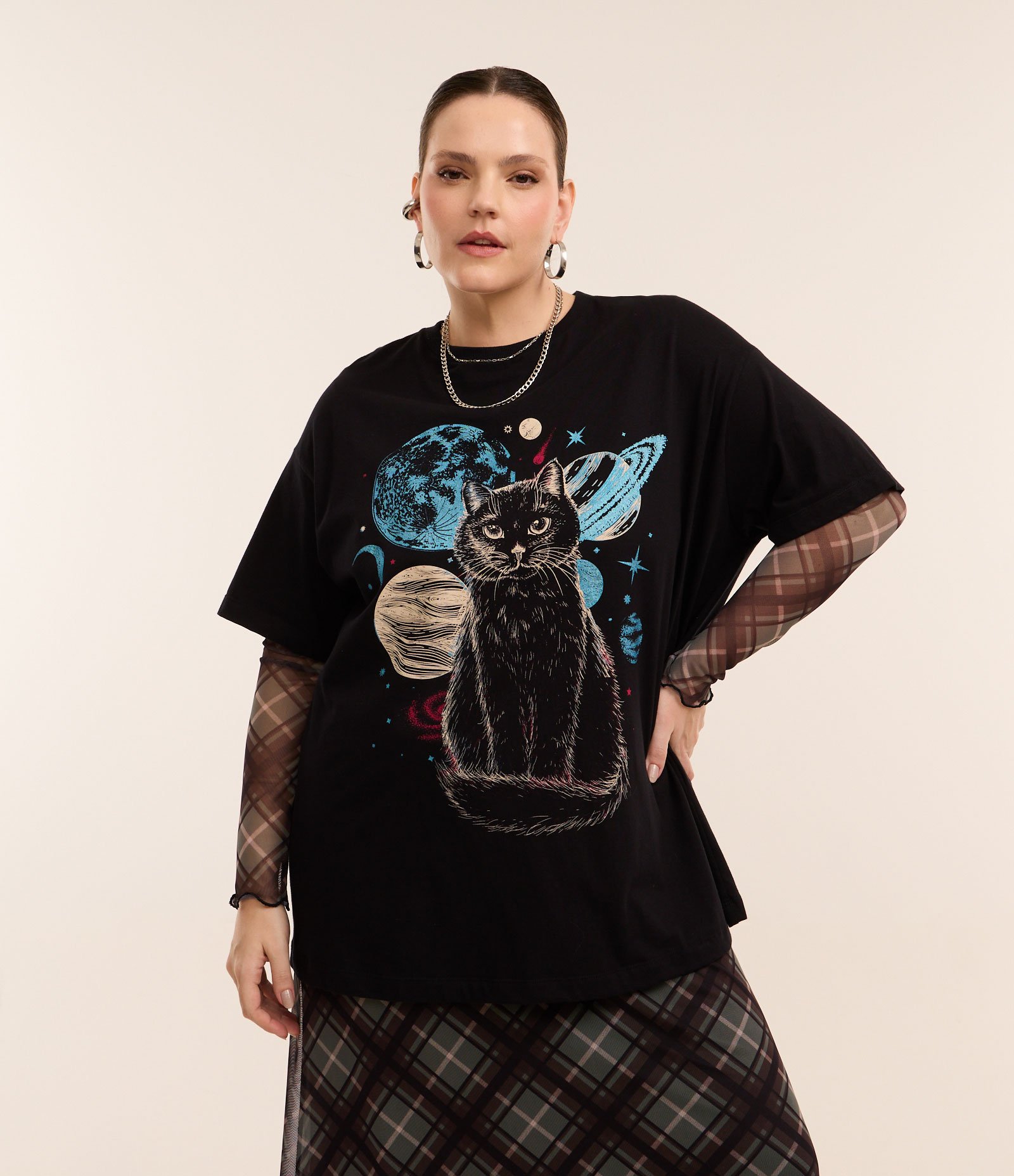 Camiseta T-shirt com Estampa de Gato Místico Curve & Plus Size Preto 2