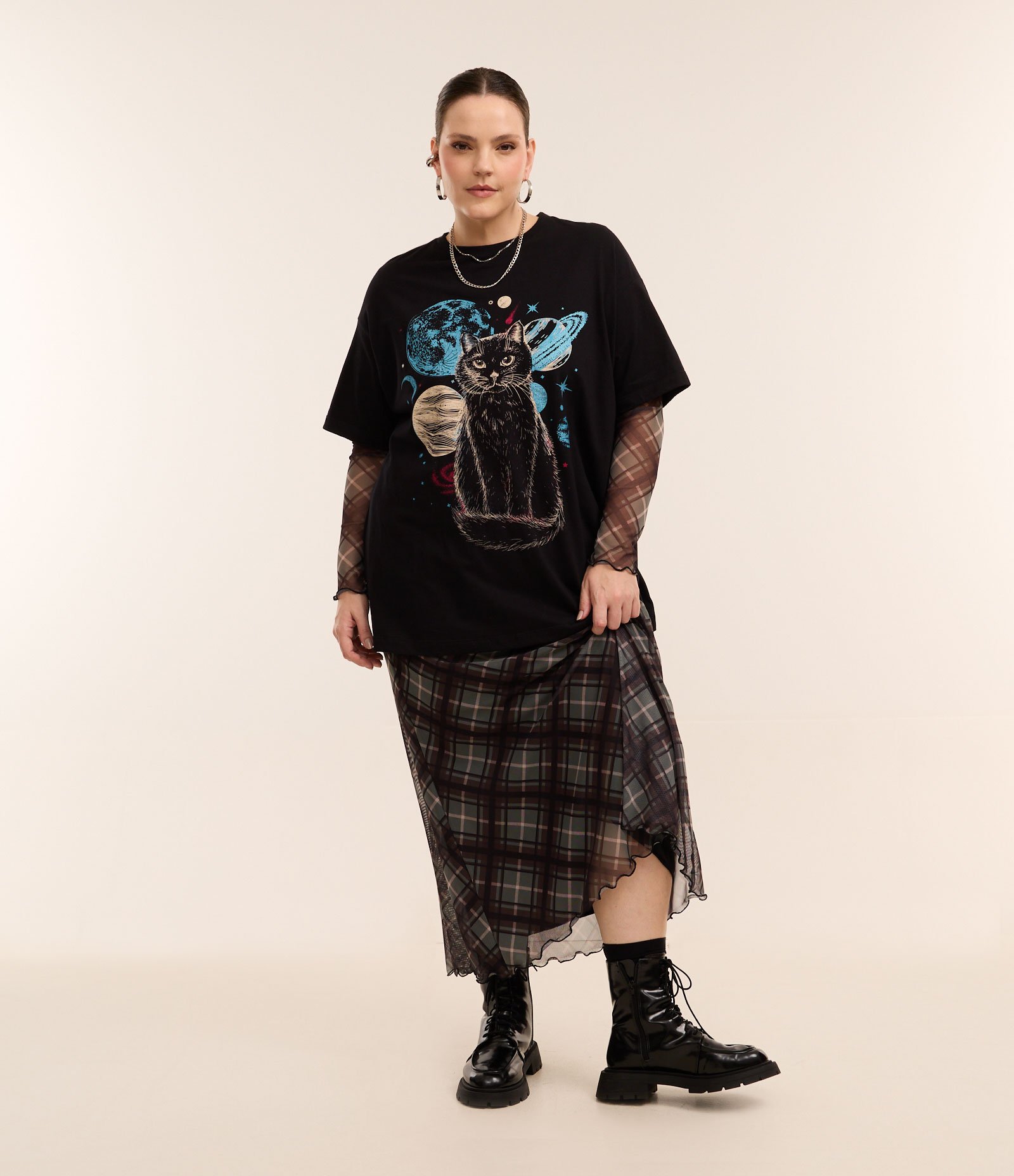 Camiseta T-shirt com Estampa de Gato Místico Curve & Plus Size Preto 3