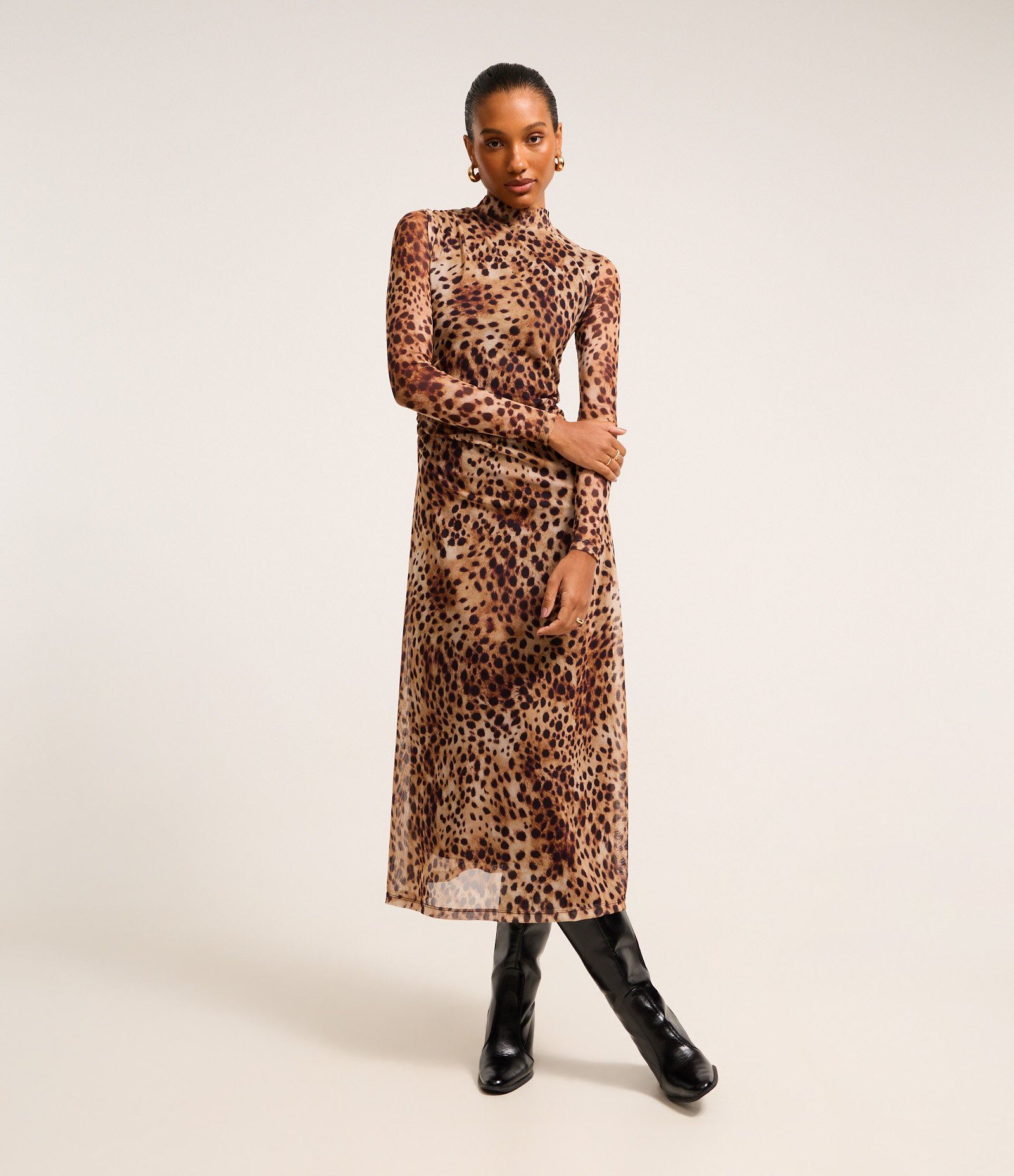 Vestido Evasê Midi em Tule com Estampa Onça Marrom 2