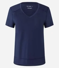 Camiseta Esportiva em Microfibra Furadinha com Barra Mullet