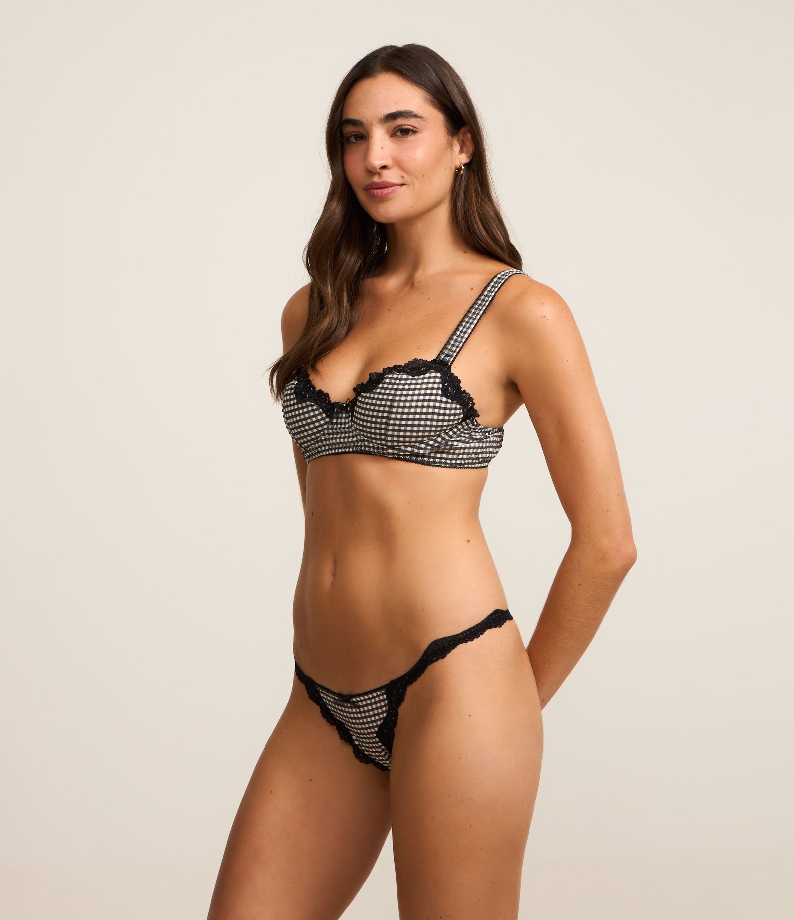 Calcinha String Fio Dental com Renda e Estampa Xadrez Vichy Preto/Branco 2