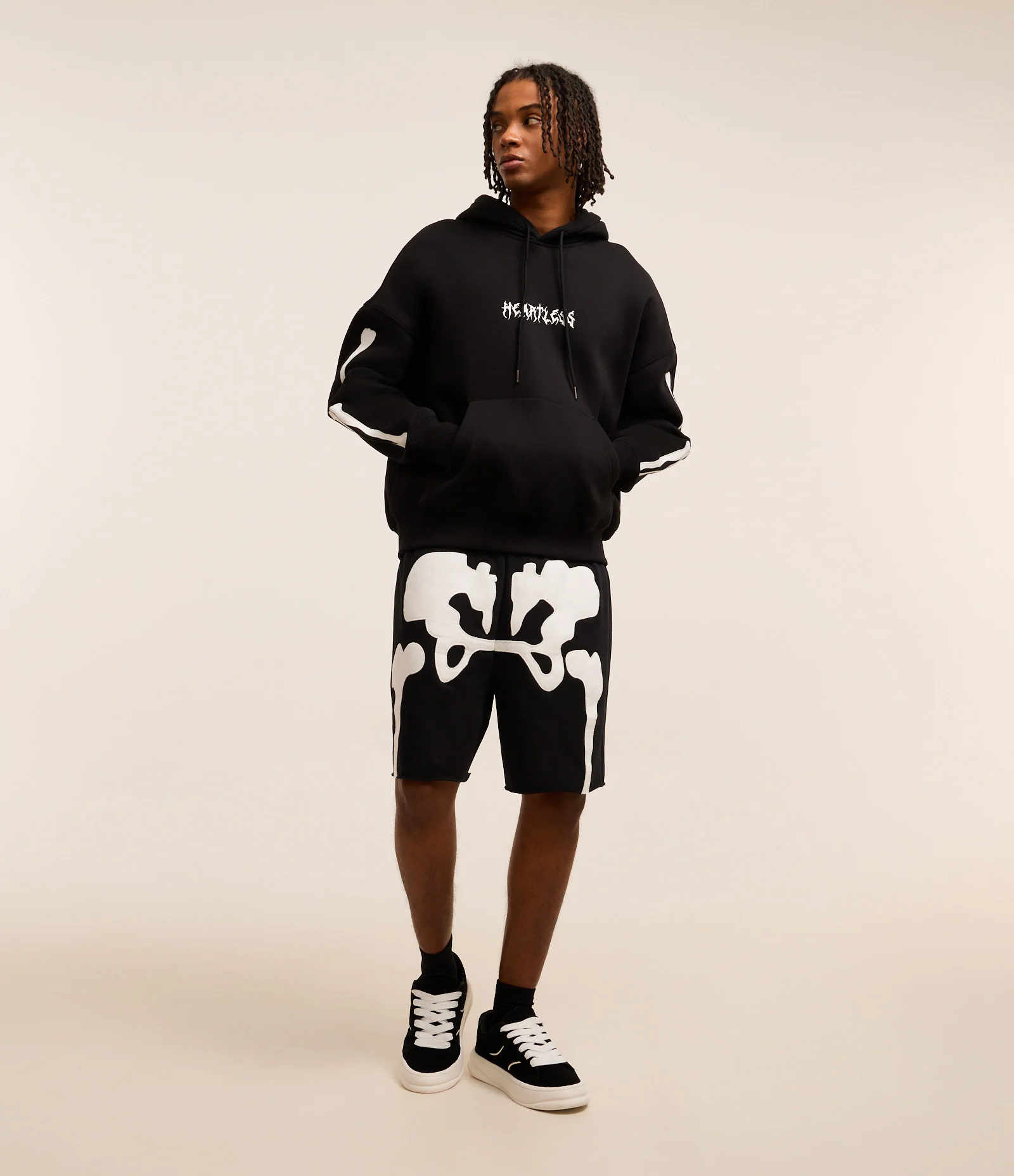Bermuda Baggy em Moletom com Patch de Esqueleto Preto 1
