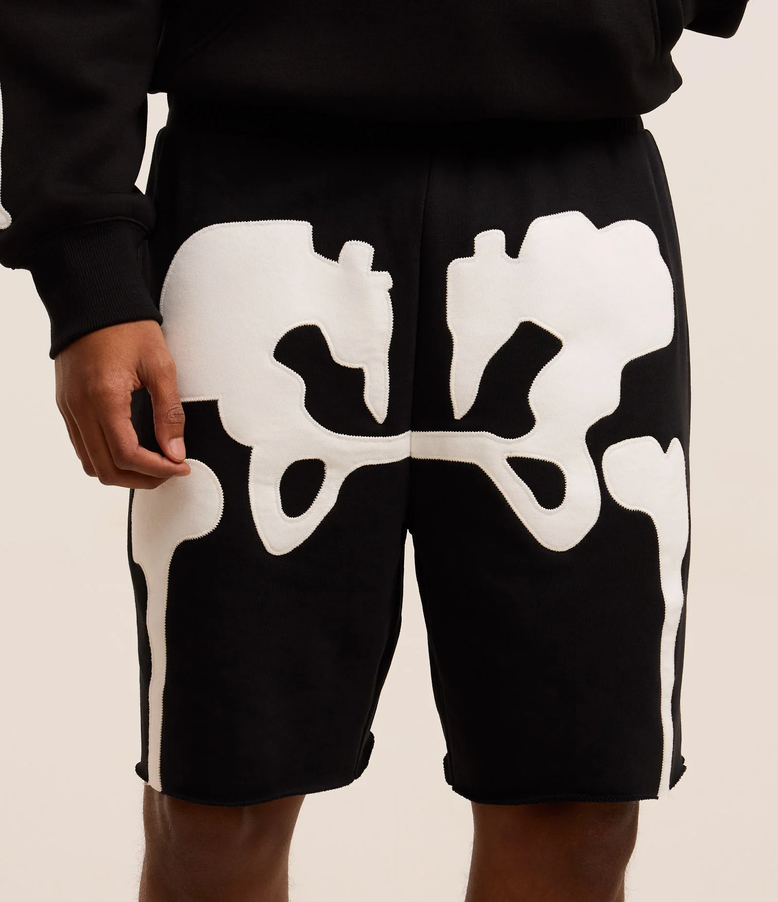 Bermuda Baggy em Moletom com Patch de Esqueleto Preto 2