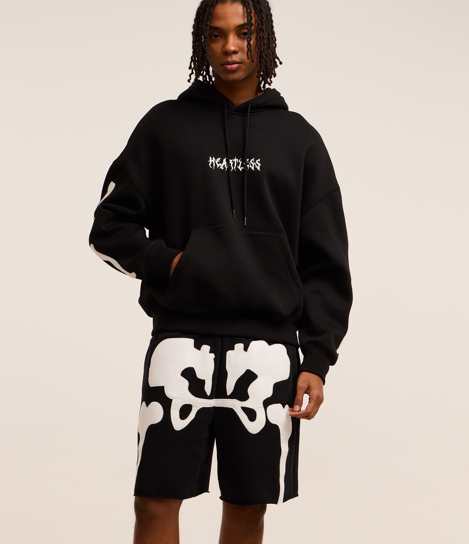 Bermuda Baggy em Moletom com Patch de Esqueleto Preto 4