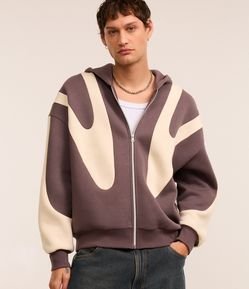 Casaco Boxy em Fleece com Cava Deslocada e Estampa Abstrata