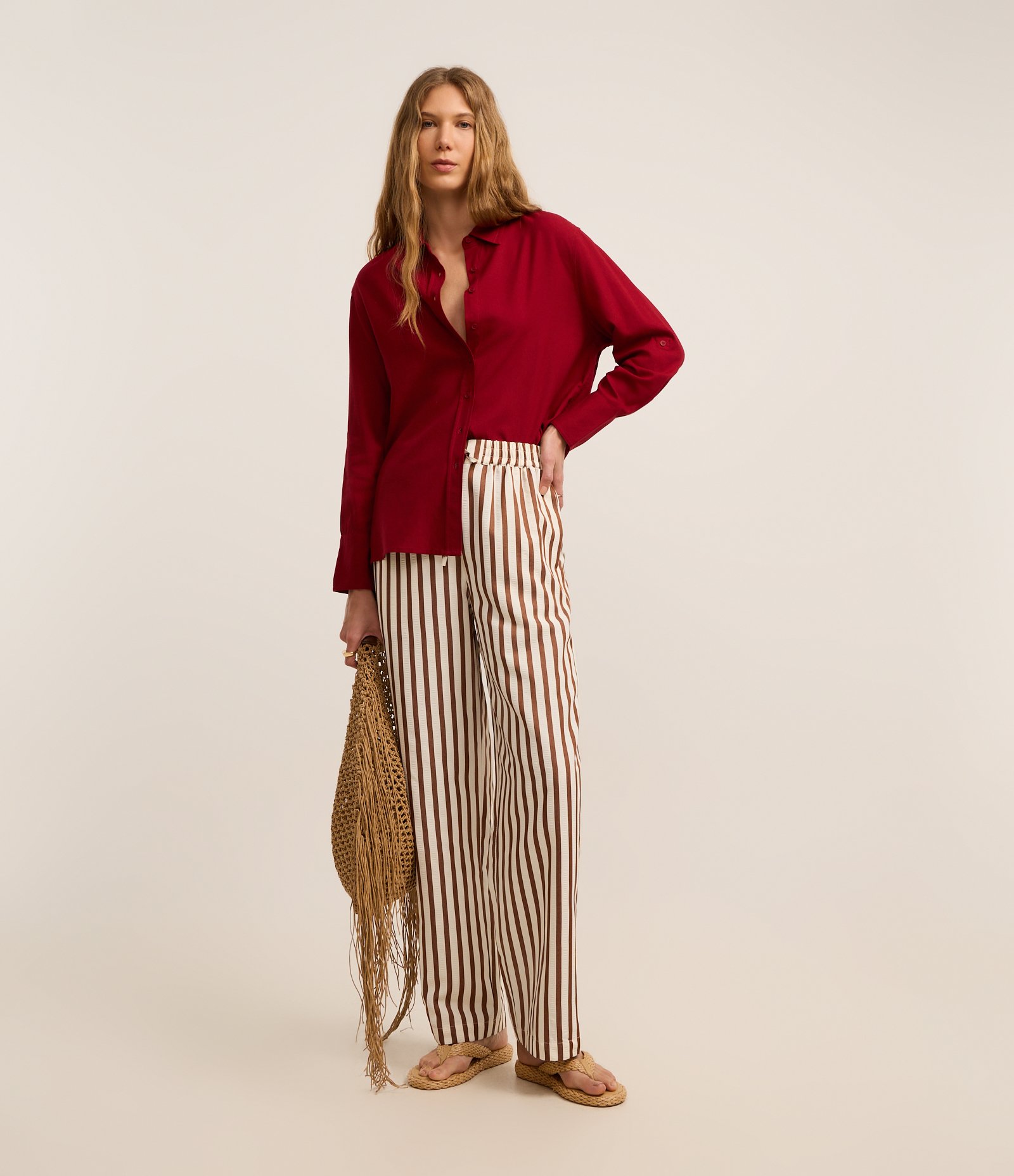 Camisa Viscolinho com Abotoamento Frontal Vermelho 2