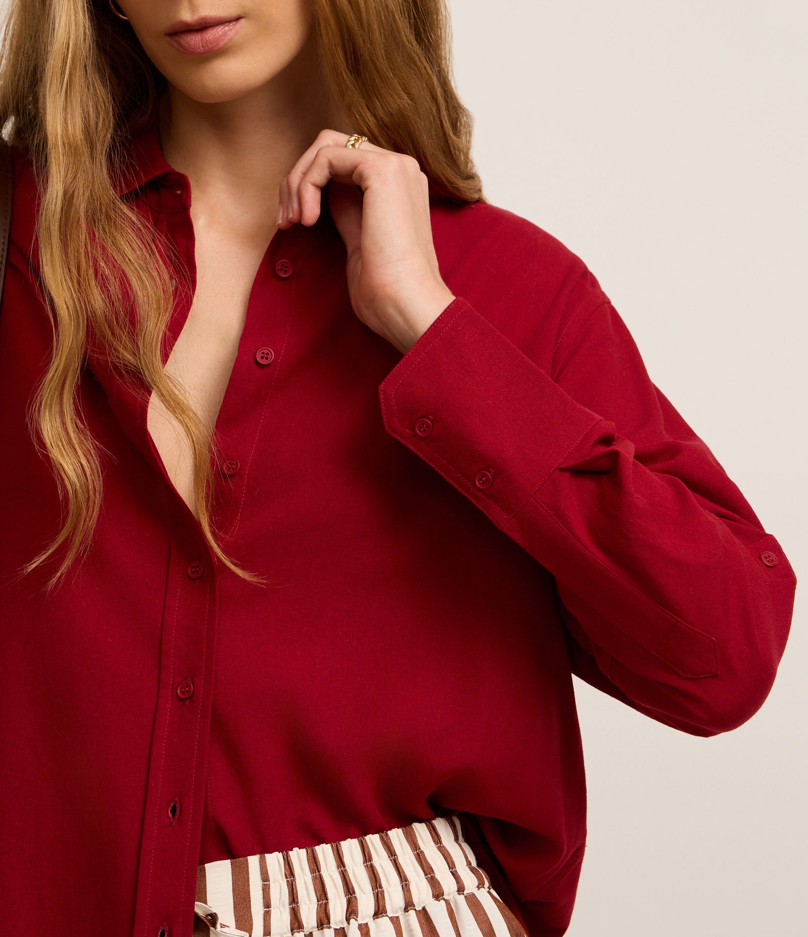 Camisa Viscolinho com Abotoamento Frontal Vermelho 3