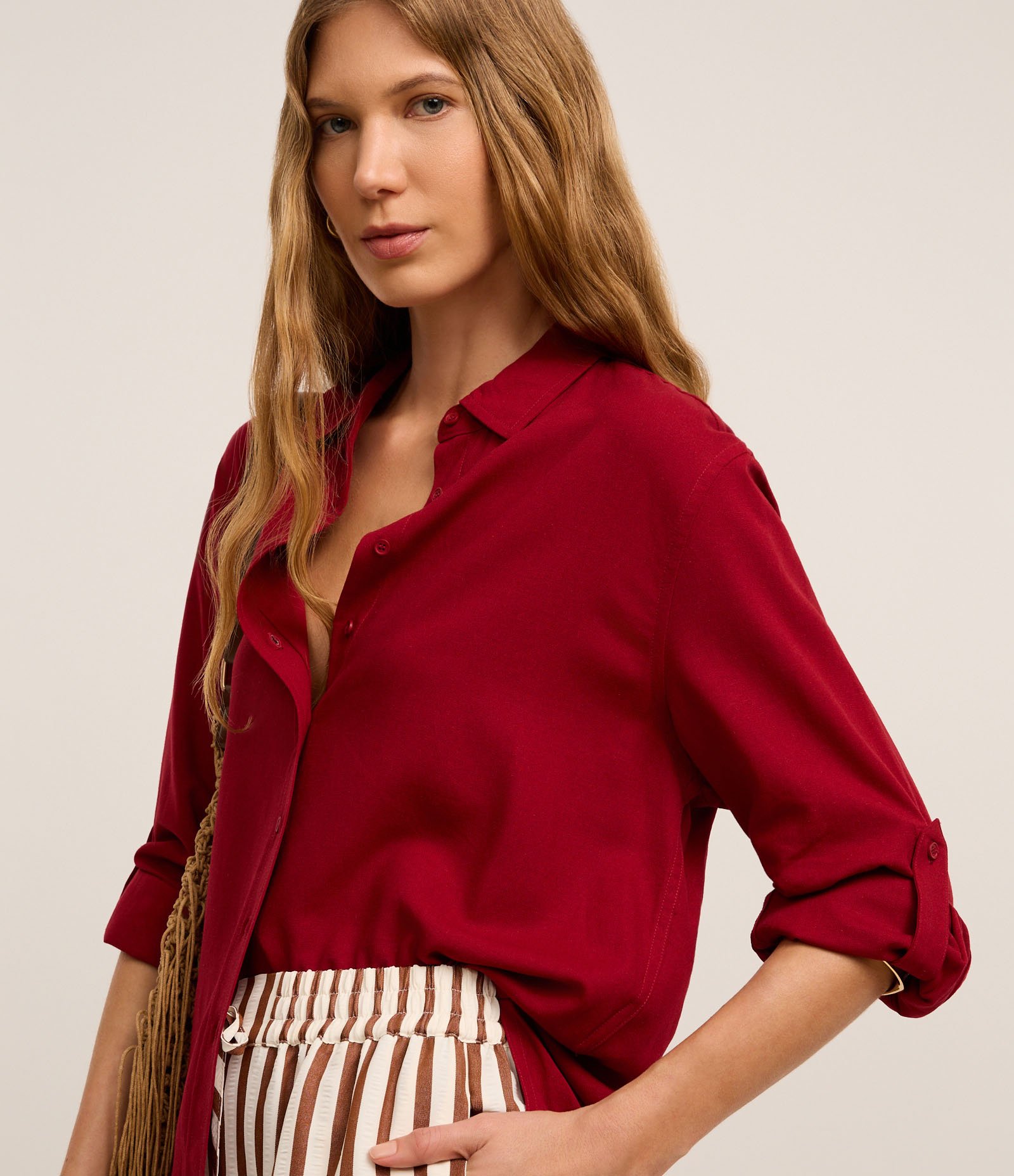 Camisa Viscolinho com Abotoamento Frontal Vermelho 4