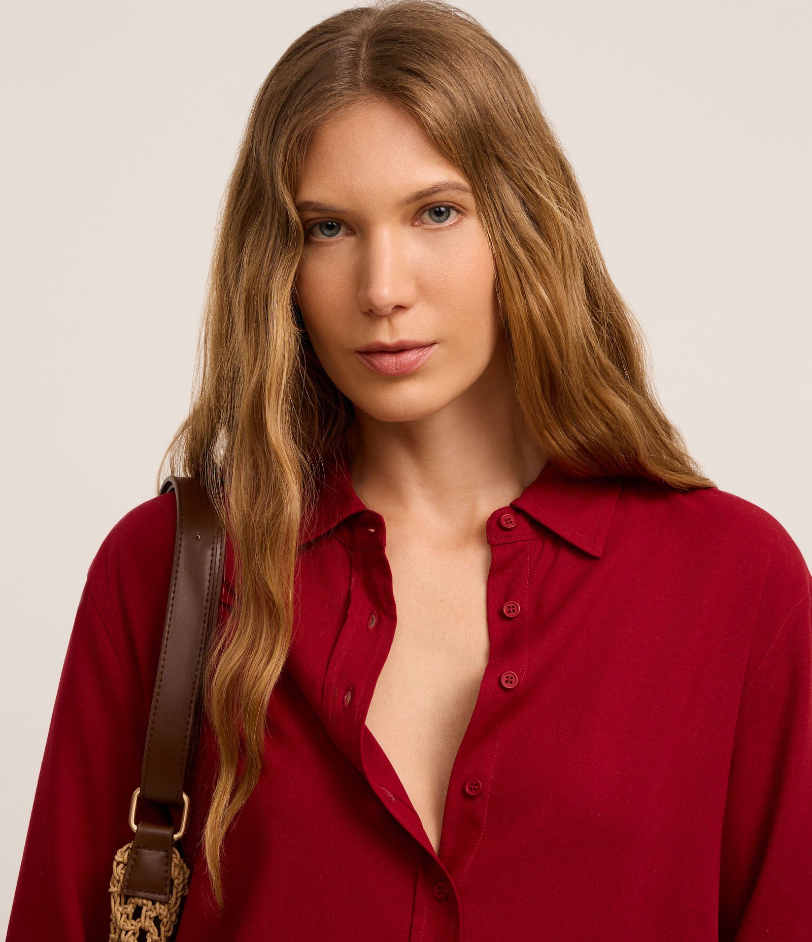 Camisa Viscolinho com Abotoamento Frontal Vermelho 5