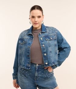 Jaqueta Cropped em Jeans Dirty e Brilhos Curve & Plus Size