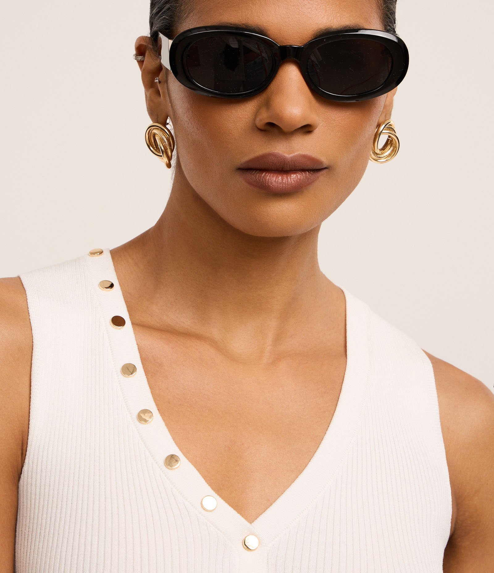 Blusa Canelada em Tricô com Tachas Metalizadas Off White 3