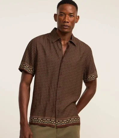 Camisa Comfort em Viscolinho com Estampa Geométrica é boa?