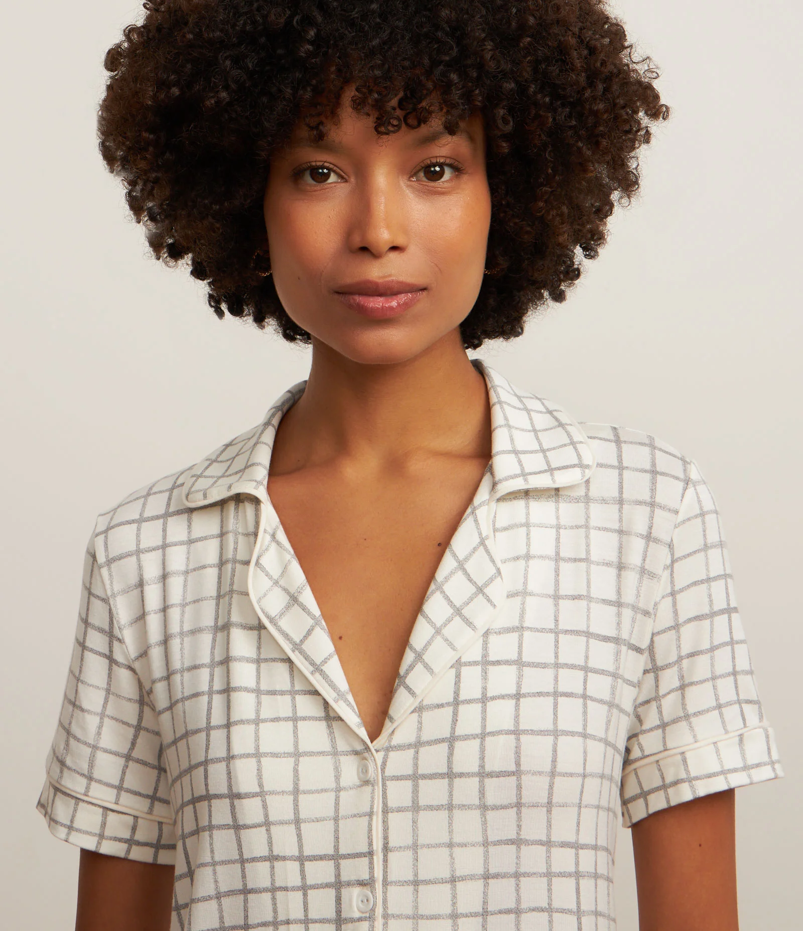 Camisola Americana em Viscose Estampa Xadrez Grid Branco 2