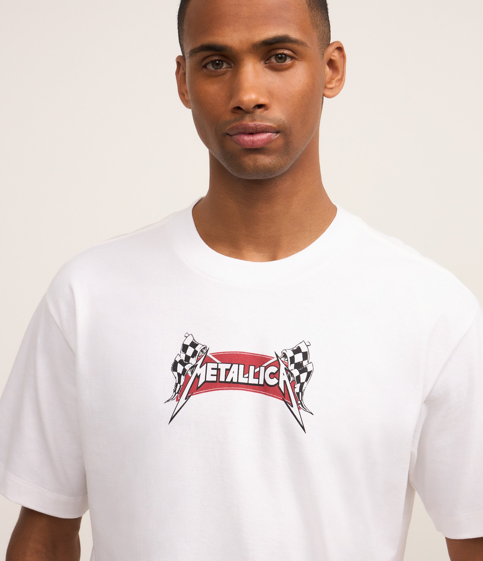 Camiseta Boxy em Algodão com Estampa Metallica Branco 4