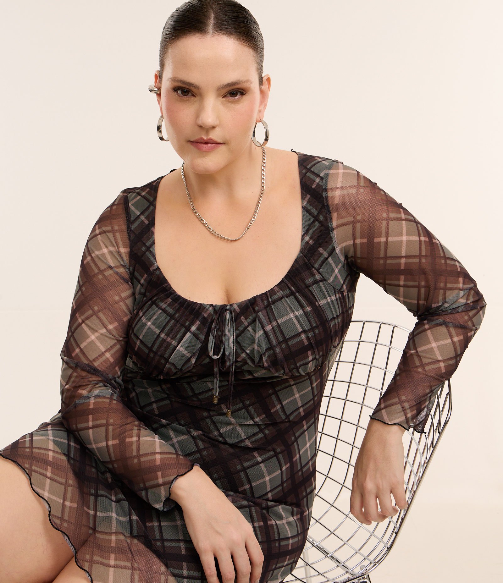 Vestido Curto em Tule Xadrez com Lacinho Curve & Plus Size Preto/Verde 2