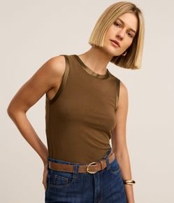 Blusa em Viscose com Cava Acetinada