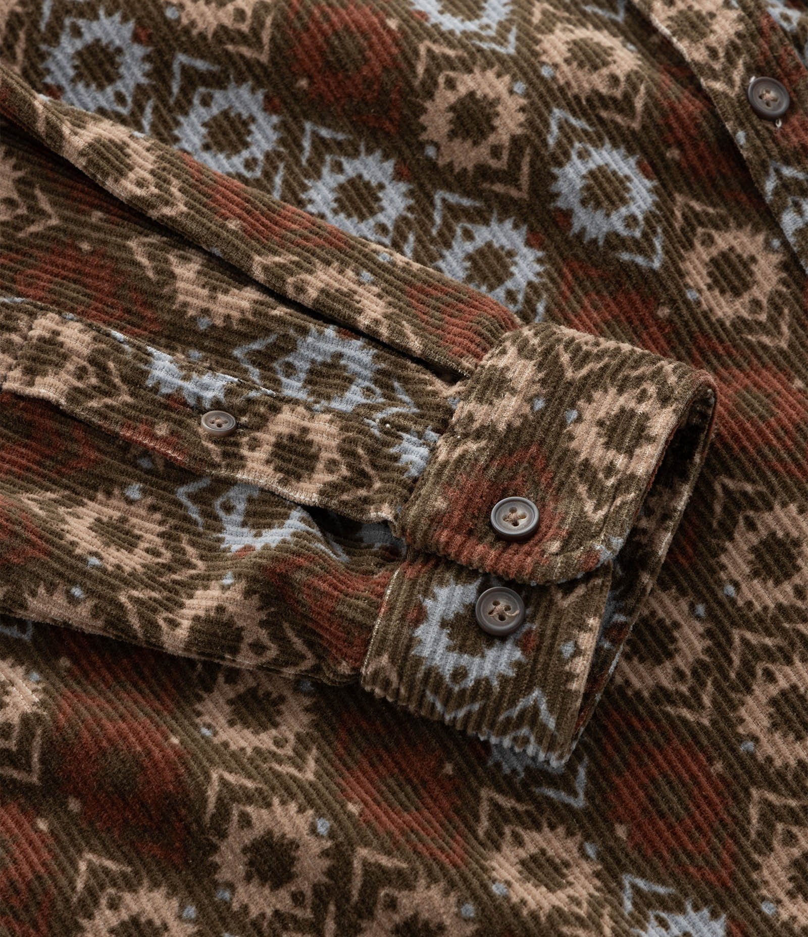 Camisa em Algodão Veludo com Estampa Geométrica Marrom 10