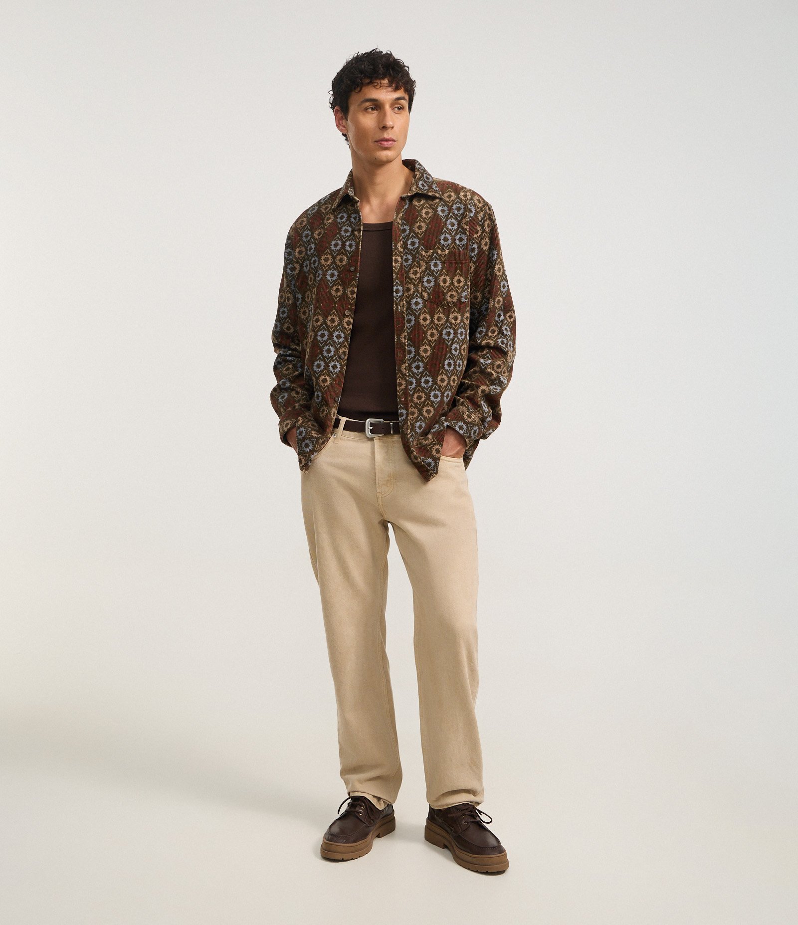 Camisa em Algodão Veludo com Estampa Geométrica Marrom 2
