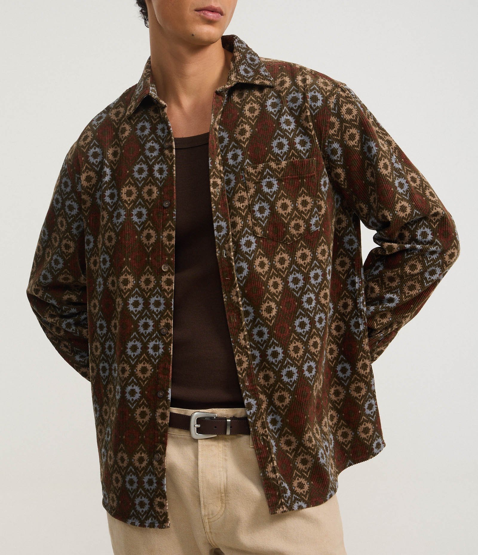 Camisa em Algodão Veludo com Estampa Geométrica Marrom 3