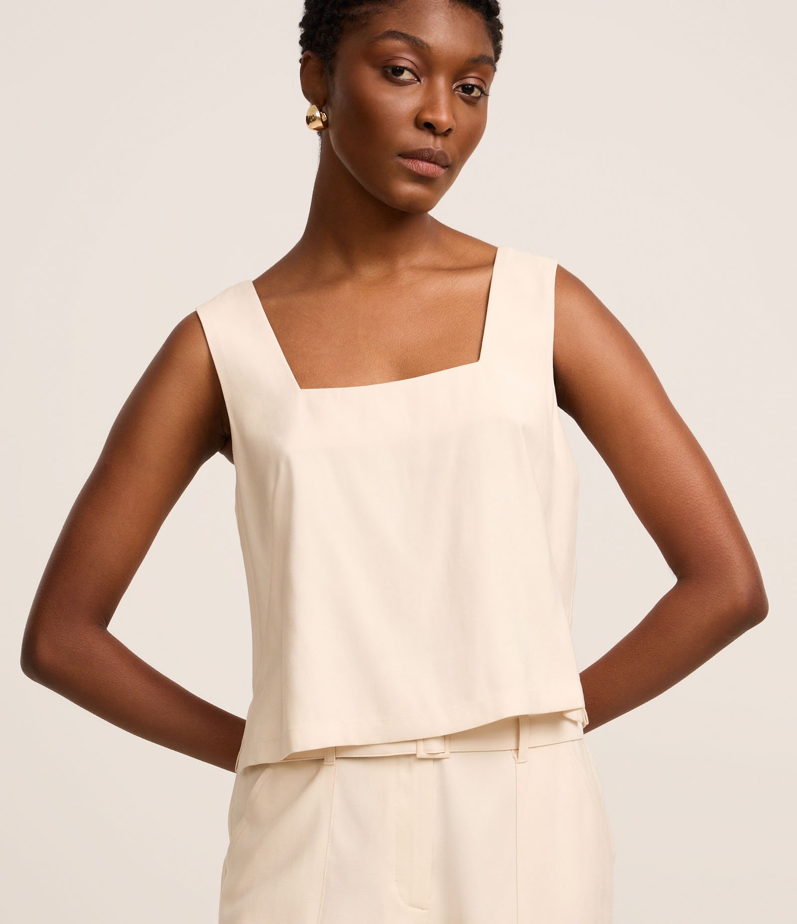 Blusa em Viscose com Decote Quadrado Off White 1