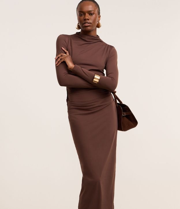 Vestido Midi em Poliamida com Golinha e Detalhe Franzido