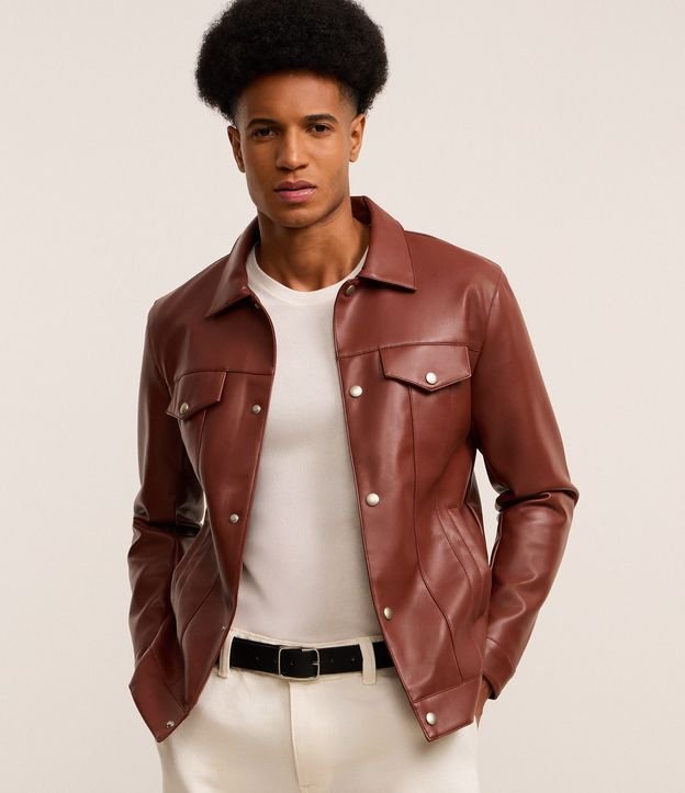 Jaqueta Trucker em PU com Bolsos Frontais Abotoados