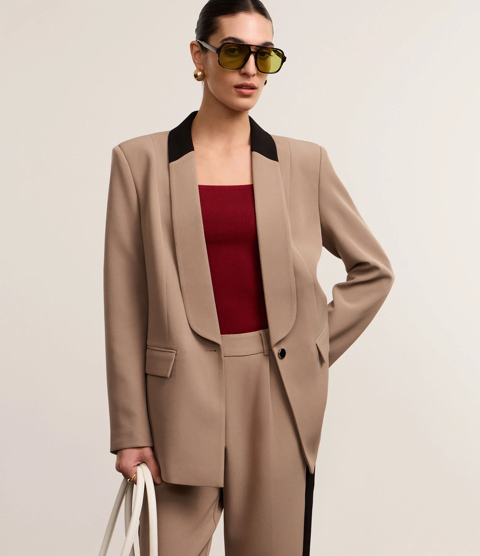 Blazer Alfaiatado com Gola Smoking Contrastante Marrom 1