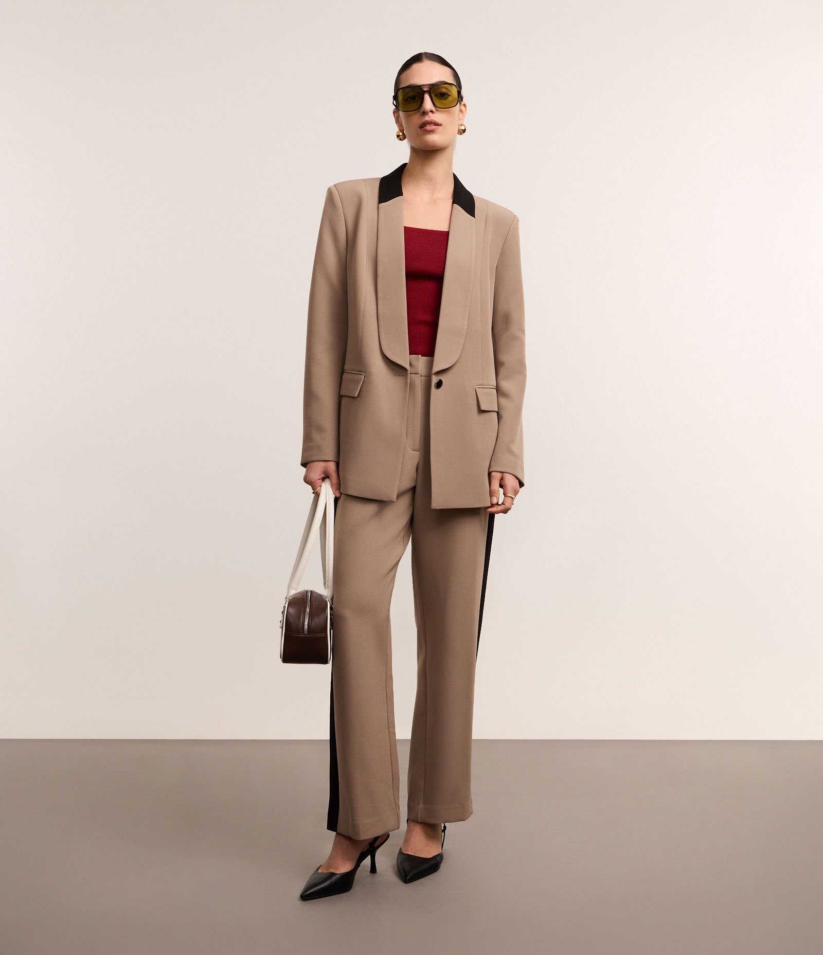 Blazer Alfaiatado com Gola Smoking Contrastante Marrom 2