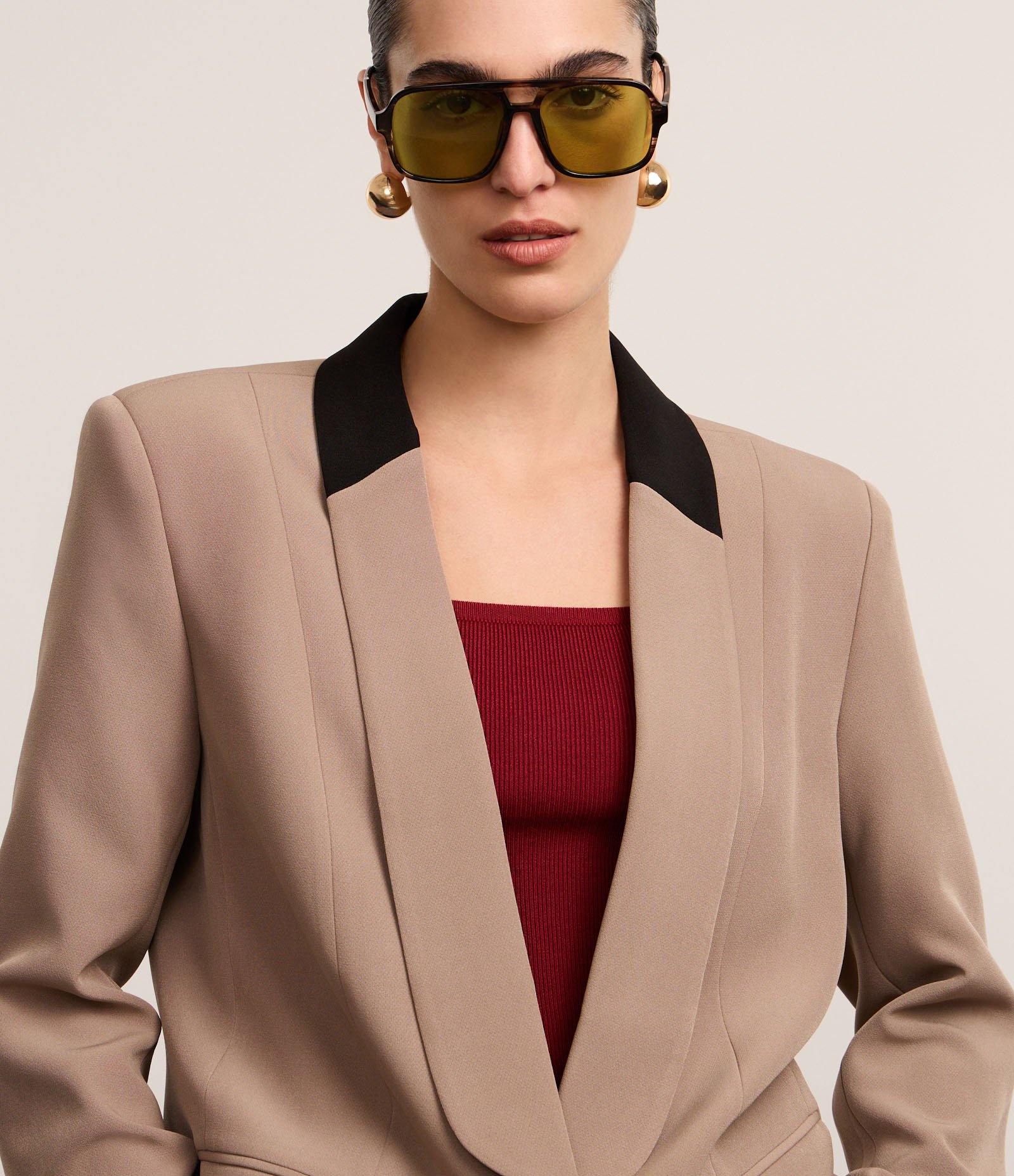 Blazer Alfaiatado com Gola Smoking Contrastante Marrom 4