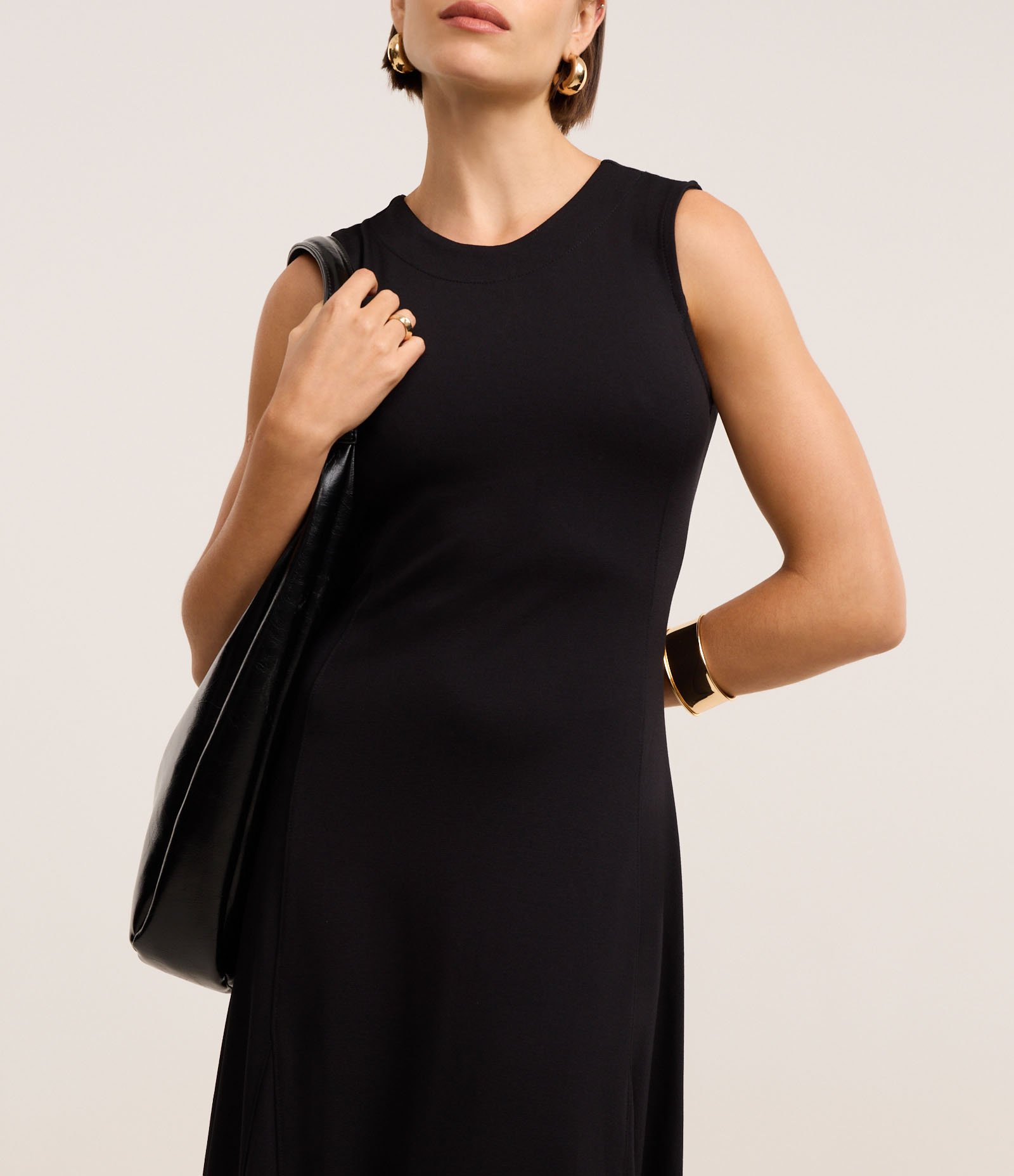 Vestido Evasê Midi em Ponto Roma com Gola Redonda Preto 3