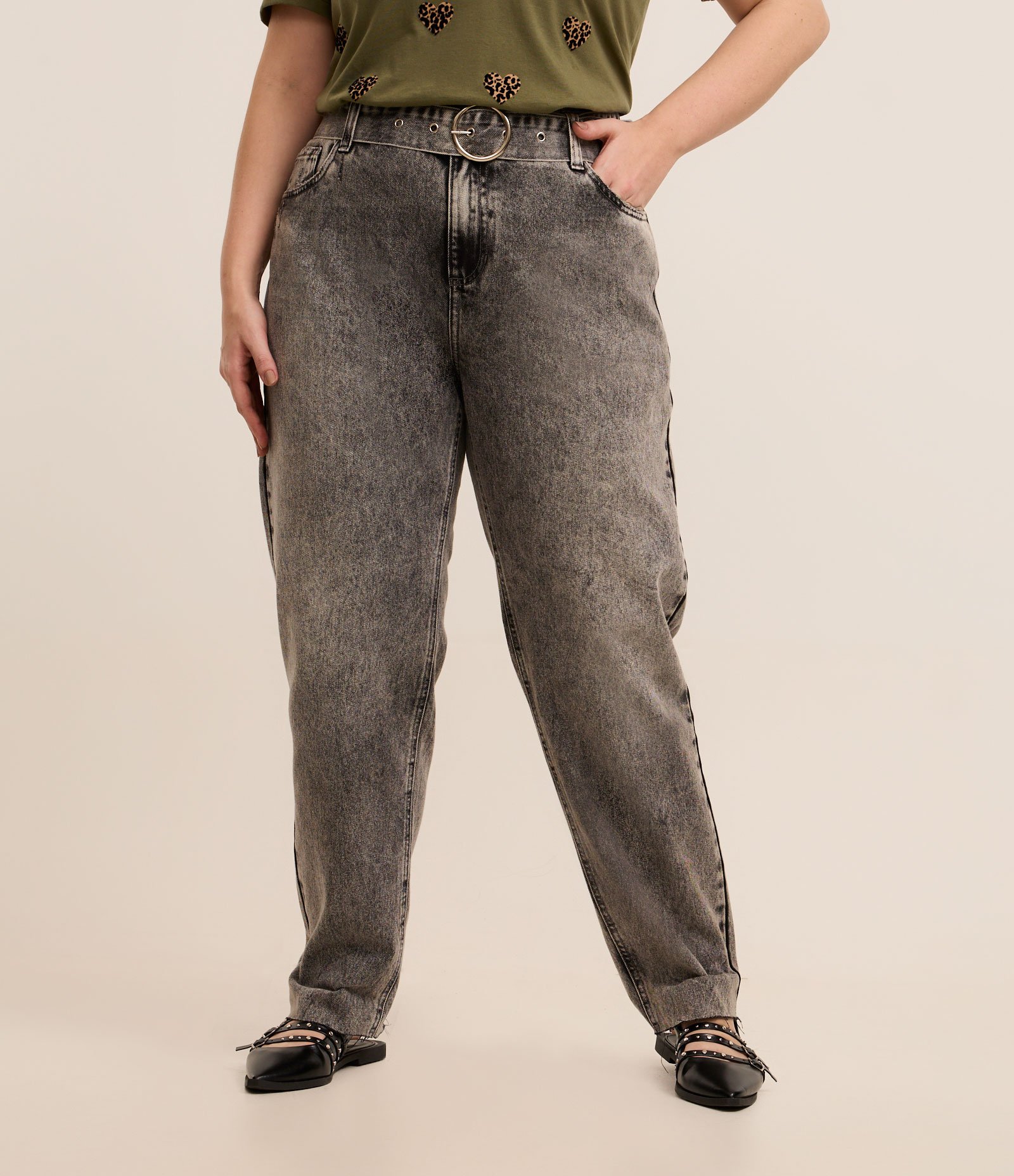 Calça Reta em Jeans com Cinto Curve & Plus Size Cinza 2