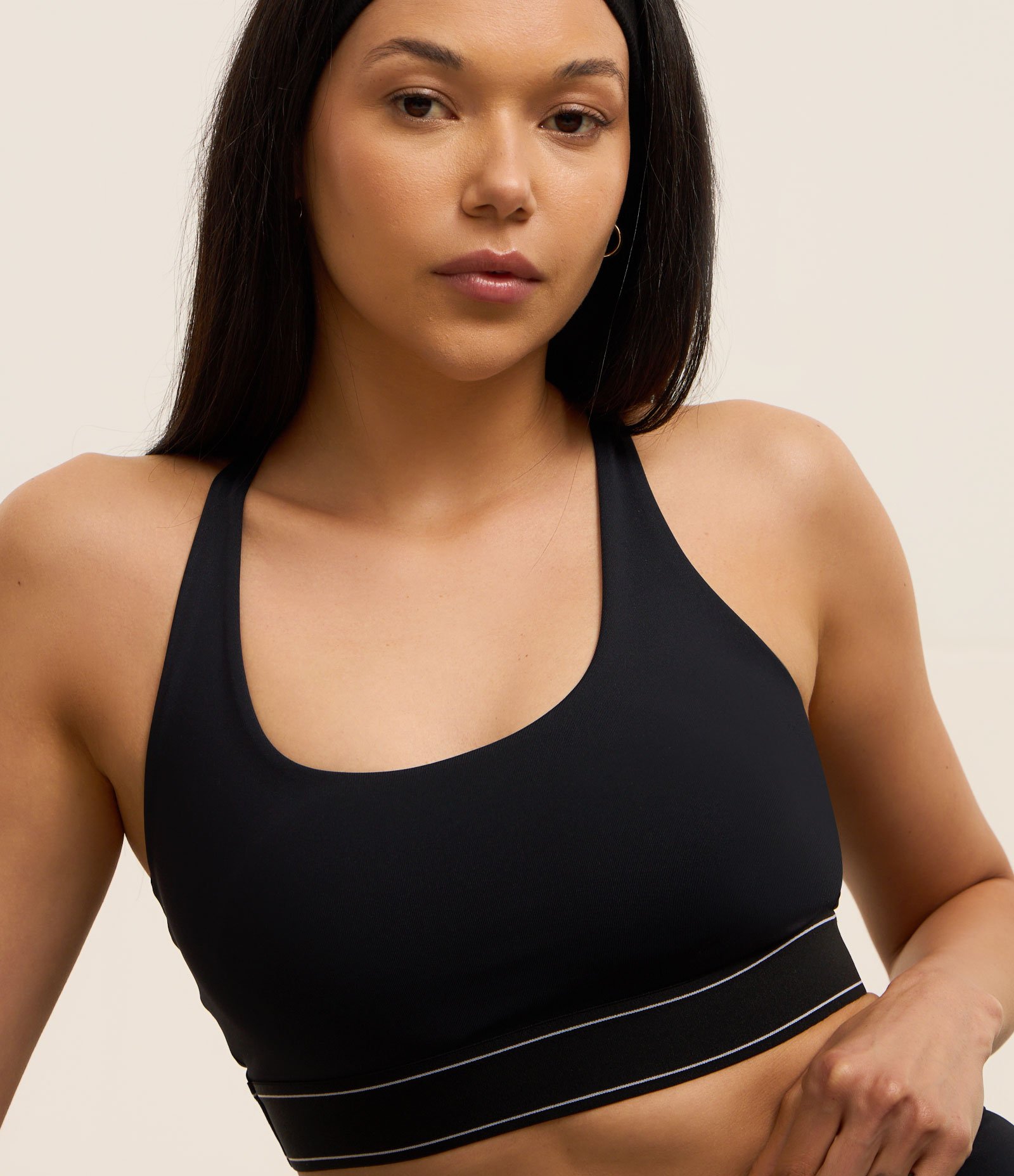 Top Esportivo Microfibra com Bojo e Detalhes Contrastantes Preto 3