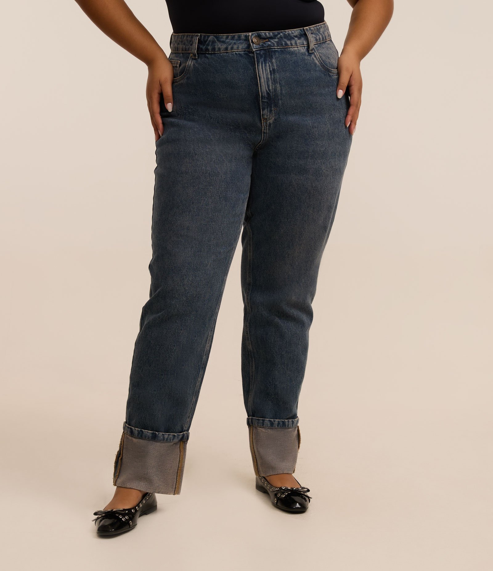 Calça Reta em Jeans Dirty Marmorizada Curve & Plus Size Azul 2