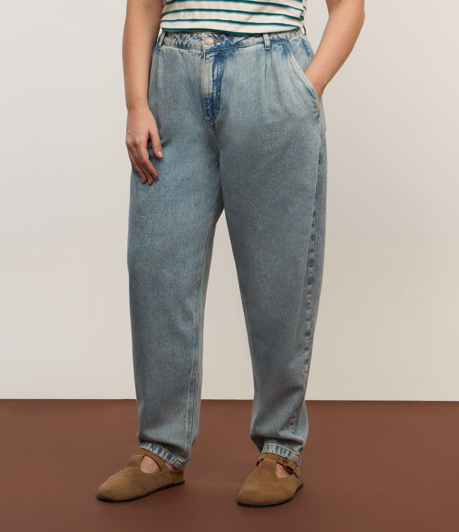 Calça Balloon Jeans Bolso Faca e Pregas Curve & Plus Size Azul 2