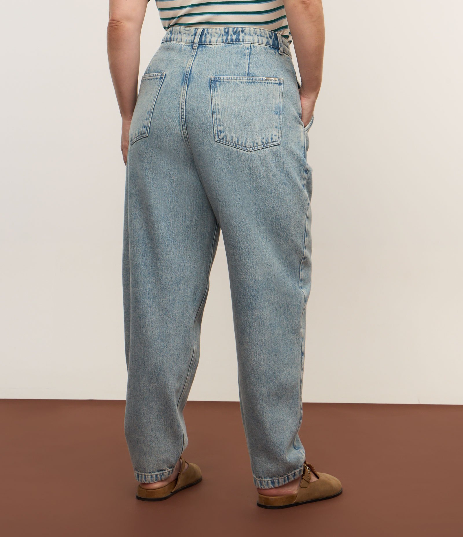 Calça Balloon Jeans Bolso Faca e Pregas Curve & Plus Size Azul 3