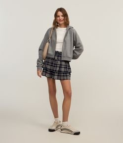 Saia Curta em Chalis com Babados e Estampa Xadrez