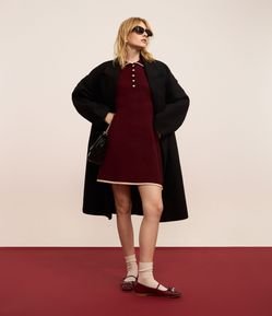 Vestido Curto em Tricô com Gola Polo