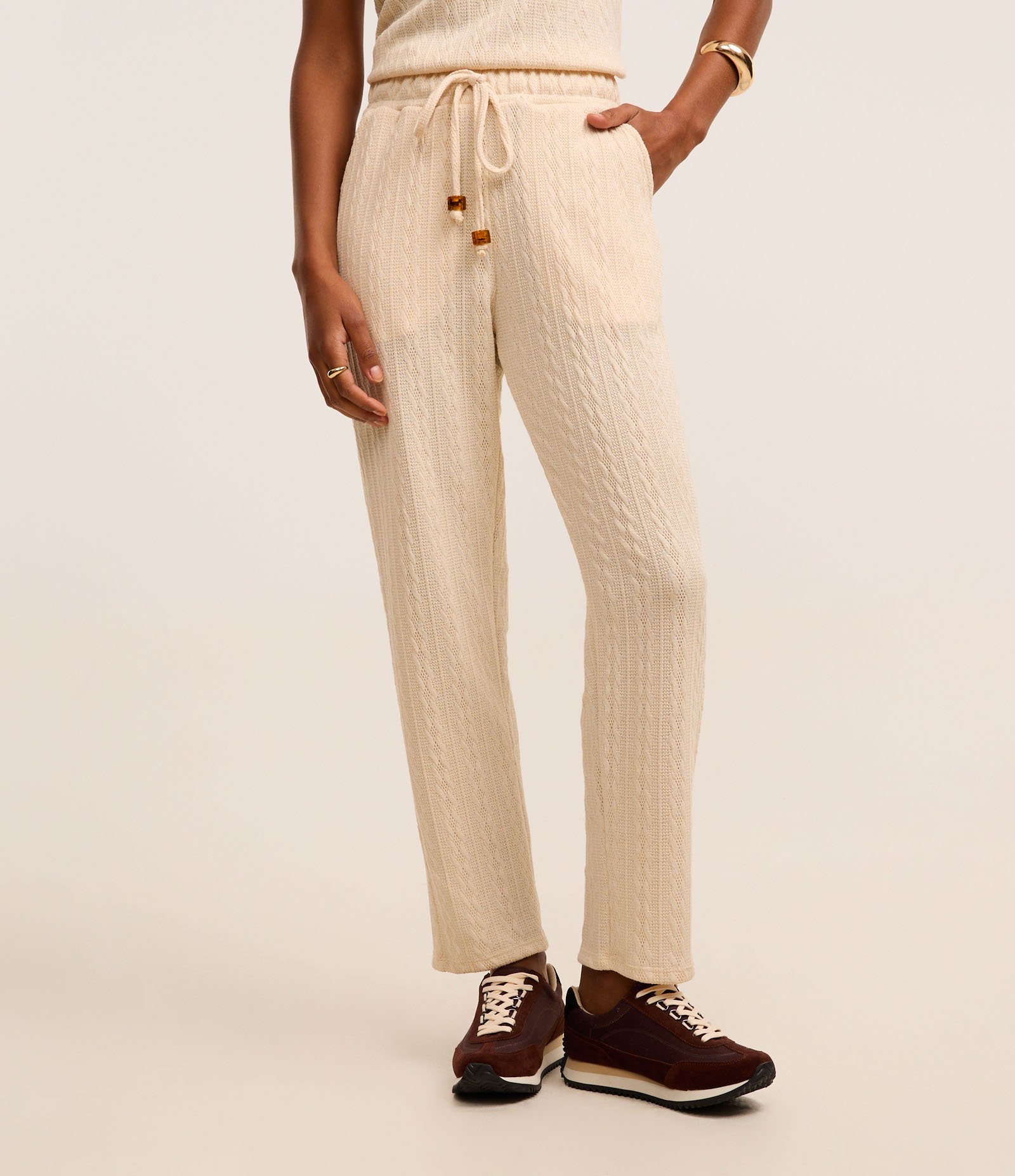 Calça Cenoura com Amarração no Cós e Bolsos Laterais Branco Neve 3