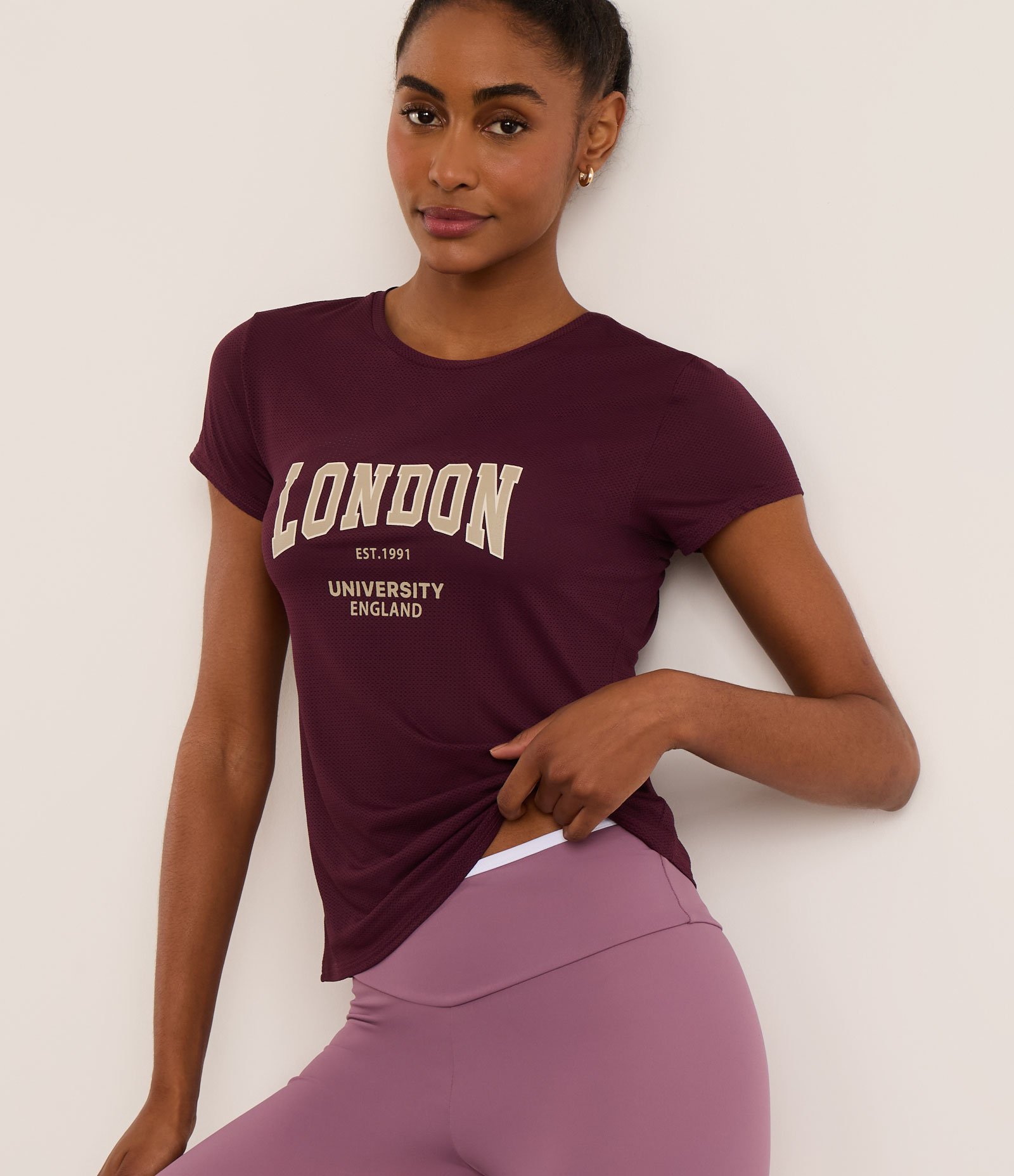 Camiseta Esportiva em Microfibra Texturizada com Estampa London Vermelho 1